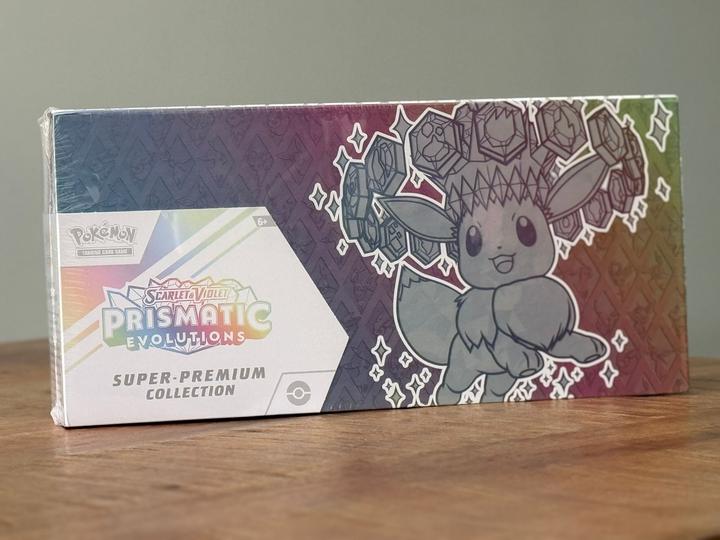 Pokémon TCG Scarlet & Violet Prismatic Evolutions Super Premium Collection