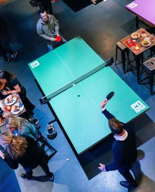 2 uur pinpongen bij PONG
