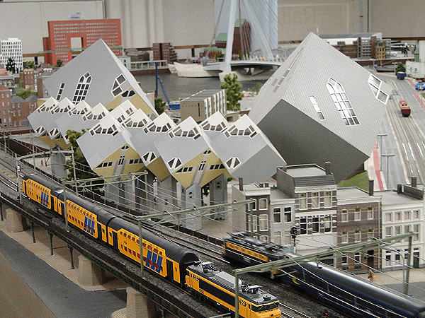 Miniworld Rotterdam 3 toegangstickets inclusief jubileumboek en kwartetspel