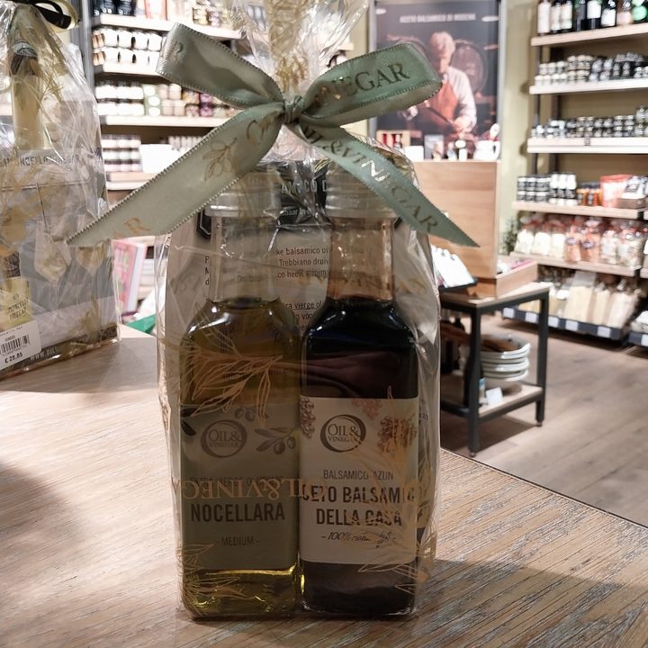 Extra vierge olijfolie en balsamicoazijn van Oil & Vinegar (2 x 100ml)