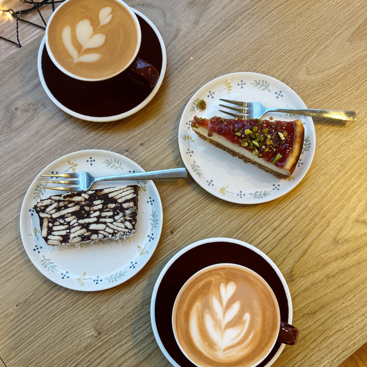 Koffie en toetje bij Roka Turkish & Greek Deli•Good Coffee (2 pers.)