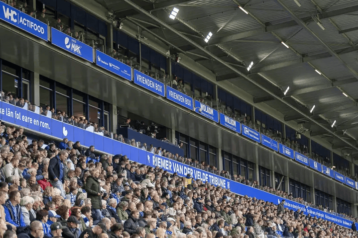 Wedstrijd kijken vanuit de Amstel Skybox incl. hapje & drankje | 4 personen