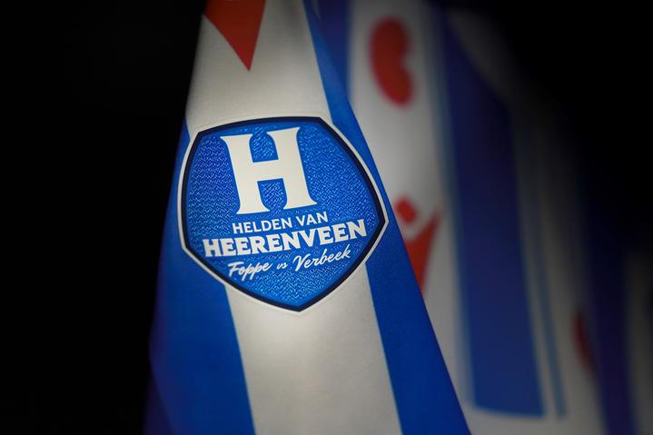 Gesigneerd Helden van Heerenveen Shirt