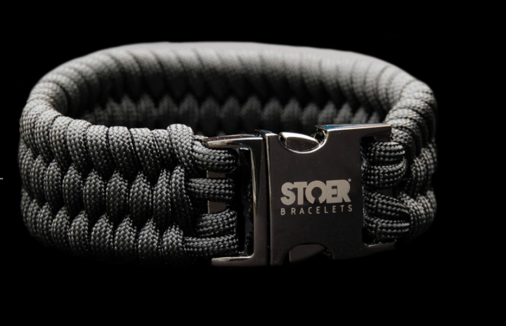 Win een stoere Paracord XL black fishtail armband!