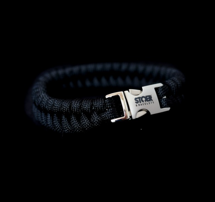 Win een stoere Paracord zwart fishtail armband!