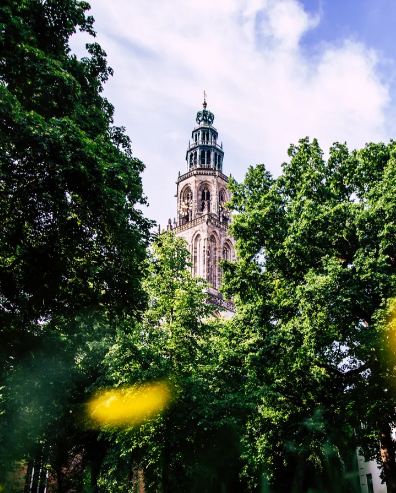 De Martinitoren met 2 personen beklimmen