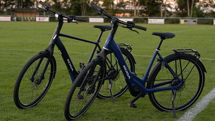 Twee KOGA elektrische fietsen