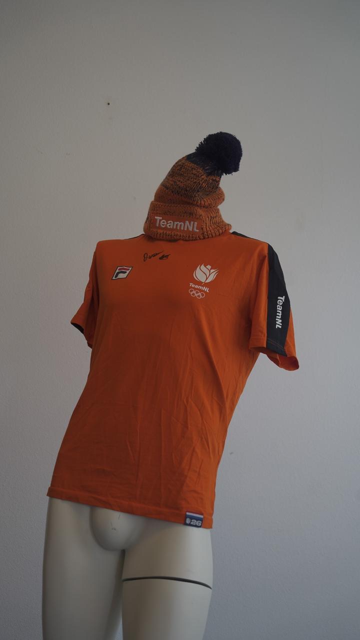 Set 4: T-shirt met muts